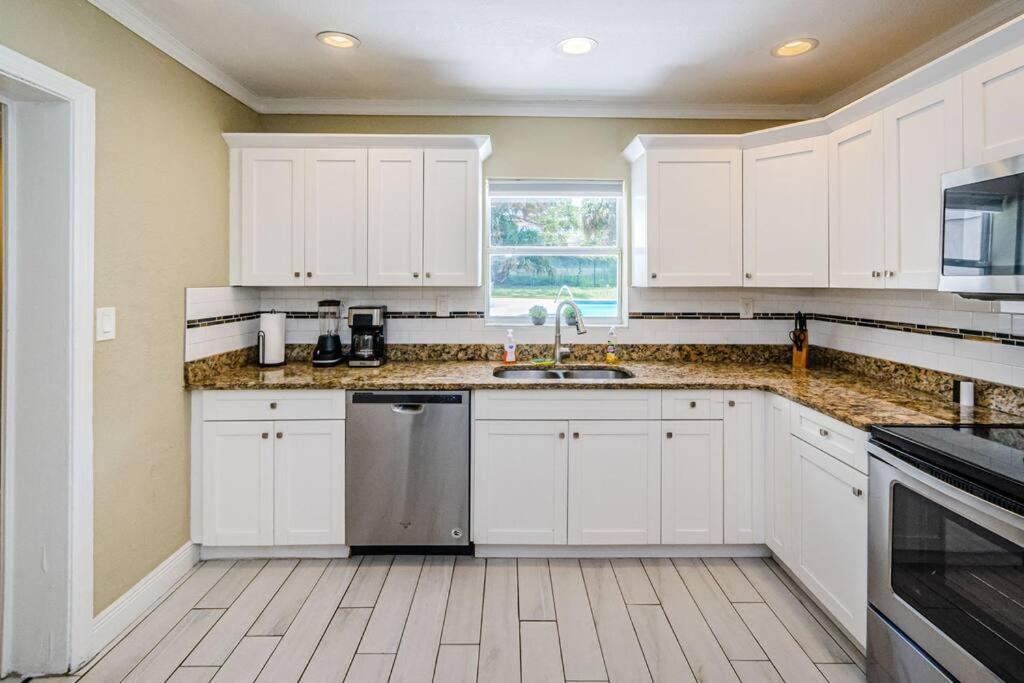 Beautiful Pool House In Old Seminole Heights! Villa Tampa Bagian luar foto