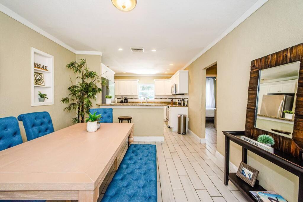Beautiful Pool House In Old Seminole Heights! Villa Tampa Bagian luar foto