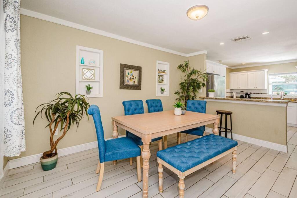 Beautiful Pool House In Old Seminole Heights! Villa Tampa Bagian luar foto